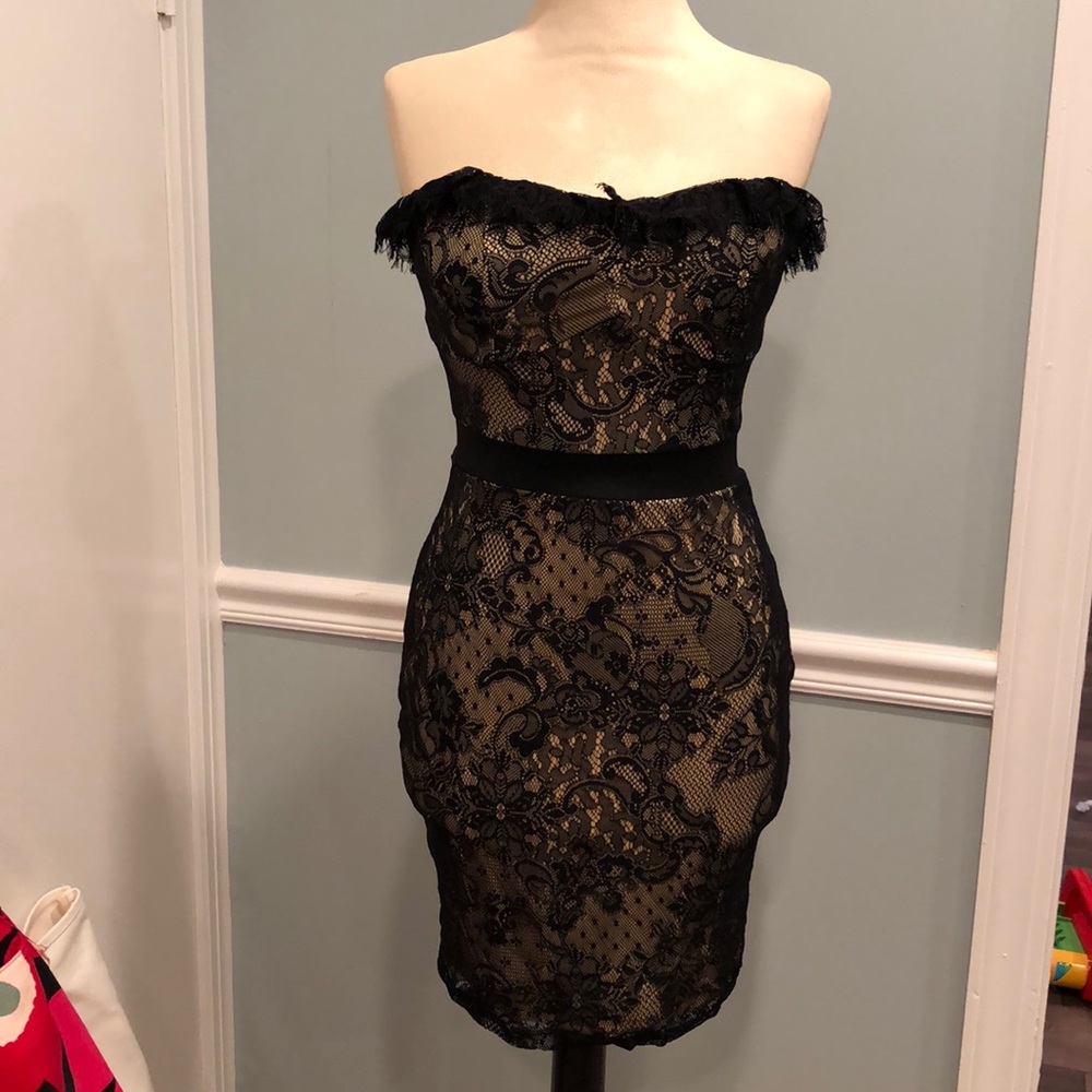 Windsor lace dress